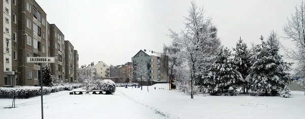 Winterschneefall in der Hauptstadt Litauens Vilnius Stadt pasilaiciai Bezirk — Stockfoto