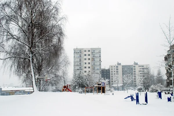 Nevadas de invierno en la capital de Lituania Vilna distrito de Pasilaiciai — Foto de Stock