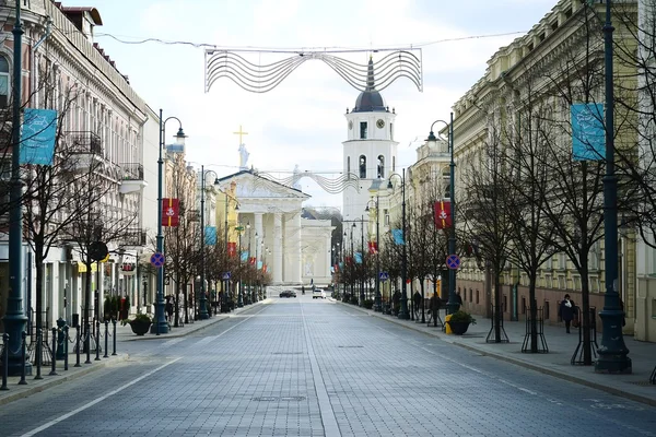 Vilnius stad Gediminas straat op ochtend tijd — Stockfoto
