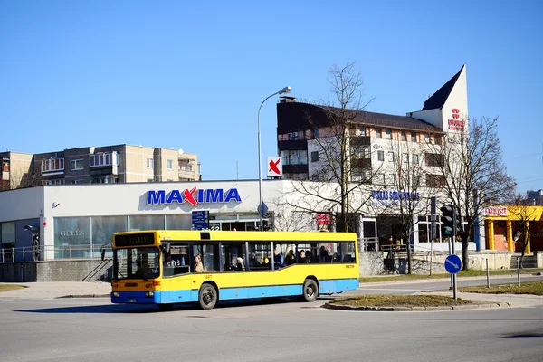 Máxima tienda en el barrio de Pasilaiciai de la ciudad de Vilna — Foto de Stock