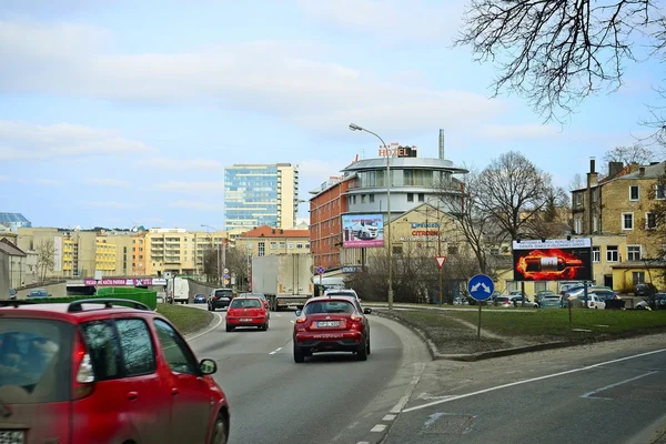 Byhus i Vilnius sentrum 13. mars 2015 – stockfoto