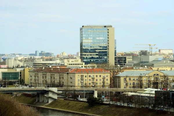Vilnius maisons de ville dans le centre sur Mars 13, 2015 — Photo