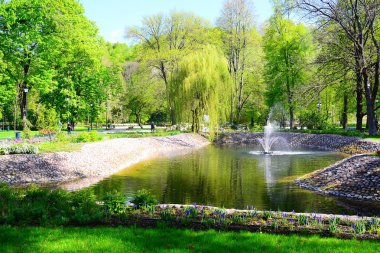 Vilnius şehir parkında Uzupis çeşme