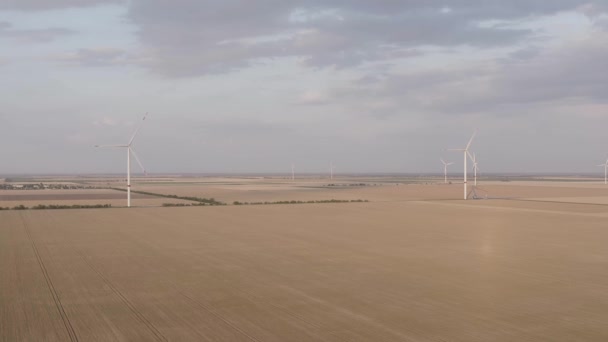 Turbinas Eólicas Vista Aérea Energia Renovável Moinhos Vento Pôr Sol — Vídeo de Stock