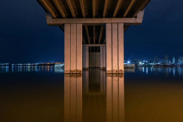 Gece Şehri Manzarası Parlak Binalar Köprü Alt Manzara Ukrayna Nikolaev — Stok fotoğraf