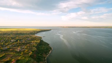 Parutino, Ukrayna 22.05.2021. Eski Yunan kolonisi Olbia 'nın olduğu yer. Ukrayna 'nın güney böcek nehrinin kıyısında sıcak bir yaz günü.