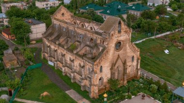Stepovoe, Ukrayna, 30.05.2021. Aziz Peter ve Paul Kilisesi. Bahar günü Katolik Kilisesi 'nin ayinleri.