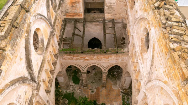 Stepovoe, Ukrayna, 30.05.2021. Aziz Peter ve Paul Kilisesi. Bahar günü Katolik Kilisesi 'nin ayinleri.