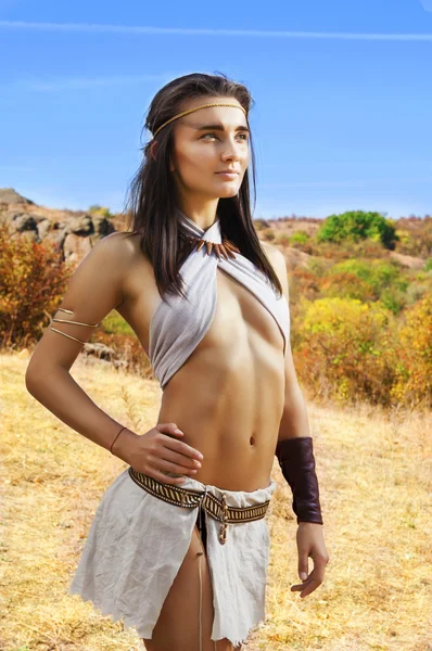 ilkel bir kadın. Amazon kadın