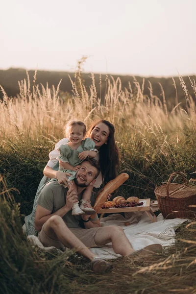 Happy Family Having Picnic Park Sunny Summer Day — Stock Photo, Image