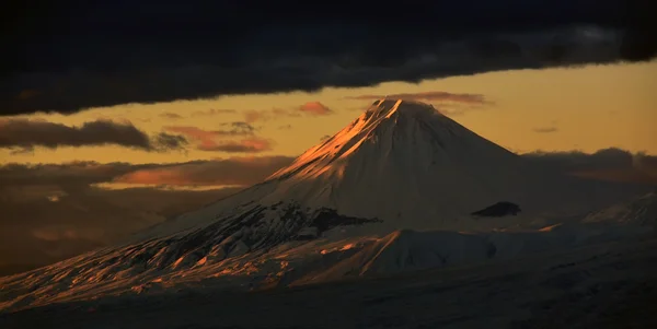 Pequeña cima de la montaña Ararat — Foto de Stock