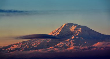 Ararat dağın tepesine