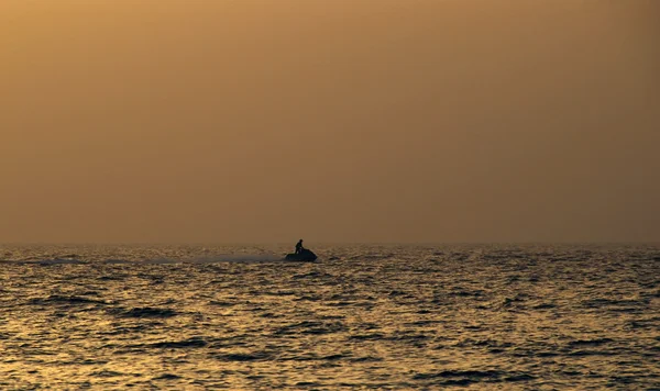 Adam Deniz Scooter Günbatımı Jeti Binici Jet Kayak Dubai Ile — Stok fotoğraf
