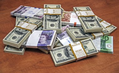 Erivan, Ermenistan - 06 Mart 2009: euro, dolar, Dramı ve İngiliz Sterlini karışık banknot para birimi