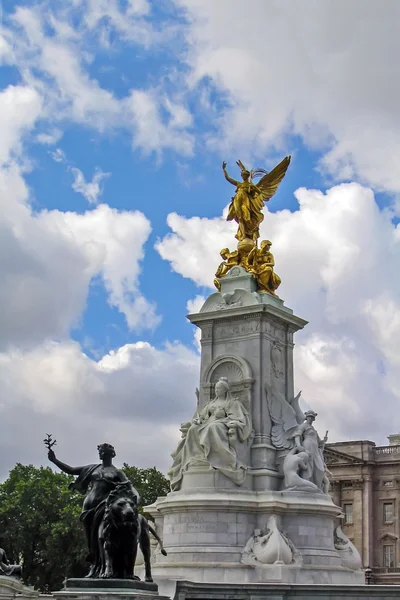 London, England, Storbritannien, Europa - 01 juli 2004: Victoria Memorial — Stockfoto