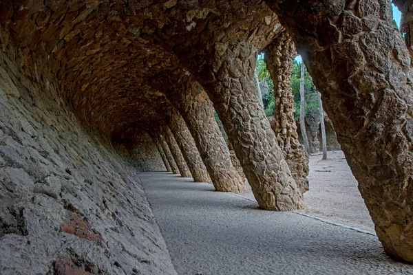 Fantastický Výhled Stone Walkway Park Guell Jedno Architektonických Mistrovských Děl — Stock fotografie
