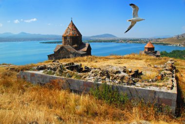 Sevan Gölü Sevanavank Manastırı