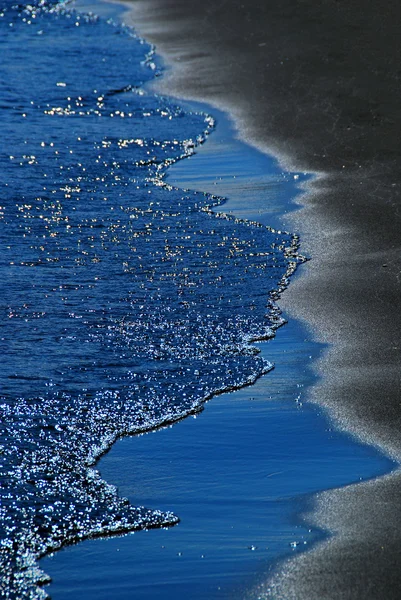 Surf sur la plage de sable — Photo