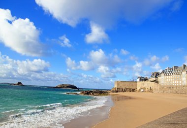 Köstebek des noires (Brittany Fransa dan Saint-Malo şehir görünümünü)