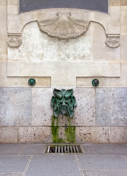 Fountain Vertbois or St Martin (1712) (Paris France) Very old fountain still in place in Paris — Stock Photo, Image