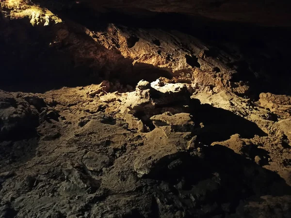 Reise Blick Eine Tiefe Höhle Nach Süden Stalaktiten Und Stalagmiten — Stockfoto
