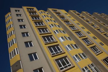 Kazakistan 'da şehir sakinleri için çok katlı yeni bir site.