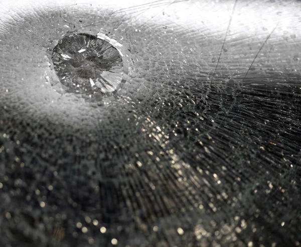 粉々 に砕けたガラスのウィンドウ — ストック写真