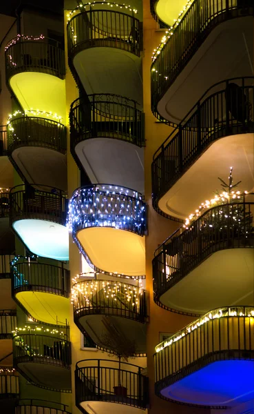 Balcones con decoraciones navideñas —  Fotos de Stock