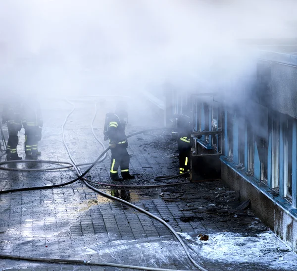 火災で建物 — ストック写真