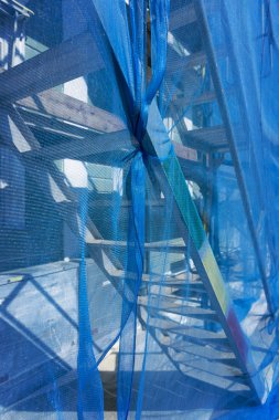 İskele enkaz örgü ile