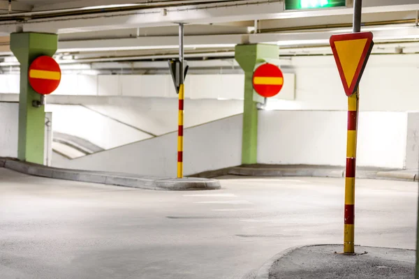 Traffic signs in car park — Stock Photo, Image