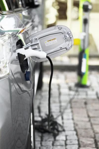 Charging of an electric car — Stock Photo, Image