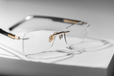 kitap okuma gözlükleri