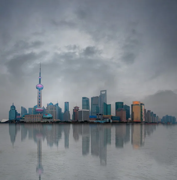 Shanghai in smog — Stockfoto