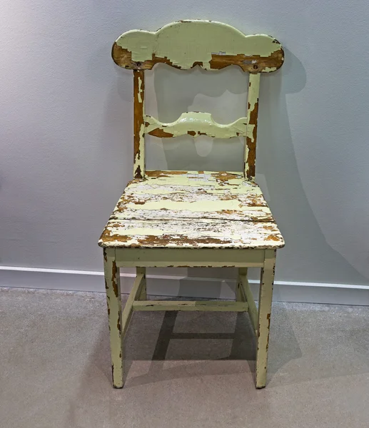 Vieille chaise en bois vert — Photo