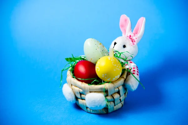 Paashaas en eieren — Stockfoto