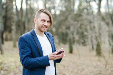 Mutlu adam Park mobil ile