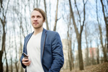 Mutlu adam Park mobil ile