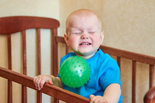 Ball Hit Small Child Who Standing Crib — Stock Photo, Image