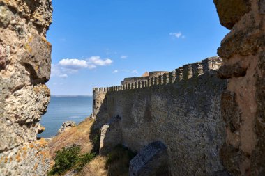 Ukrayna 'daki antik taş Akkerman kalesinin duvarları, tarihi eser..
