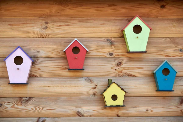 Carino Variopinto Birdhouses Diverse Forme Dimensioni Appendere Una Parete Legno — Foto Stock