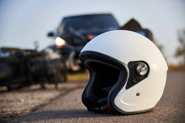 Foto Coche Casco Motocicleta Carretera Concepto Accidentes Tráfico — Foto de Stock