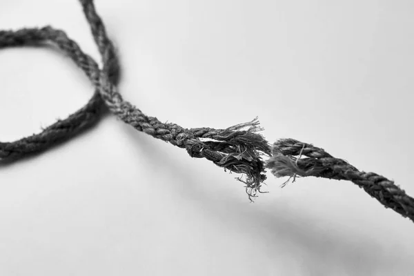 Momento Que Rompe Cuerda Concepto Liberación Foto Blanco Negro —  Fotos de Stock