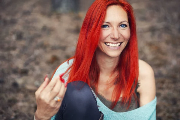 Redhead Woman Posing Background Nature — Stock Photo, Image