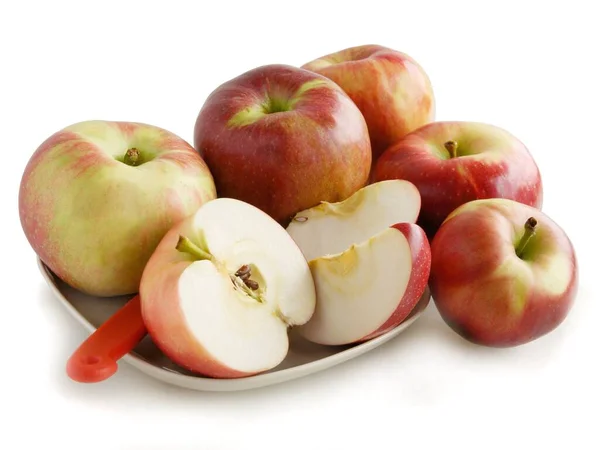 Wielokolorowe Smaczne Jabłka Jako Pyszne Wegetariańskie Jedzenie — Zdjęcie stockowe