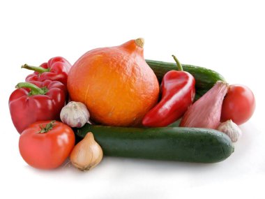 lezzetli vejetaryen yemekleri ve çorbaları pişirmek için çok renkli sebzeler