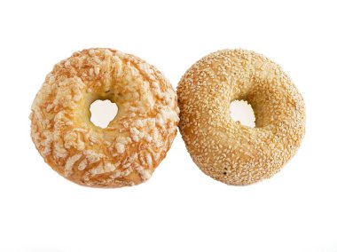 Kahvaltı için çeşitli lezzetli börekler yakın plan.