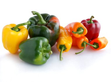 Salatalar veya lezzetli yemekler için çok renkli biber.