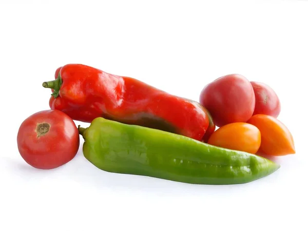 Wielokolorowe Papryki Pomidory Jako Smaczne Zdrowe Wegetariańskie Jedzenie — Zdjęcie stockowe