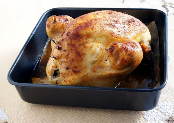 Roasted and stuffed chicken — Stock Photo, Image